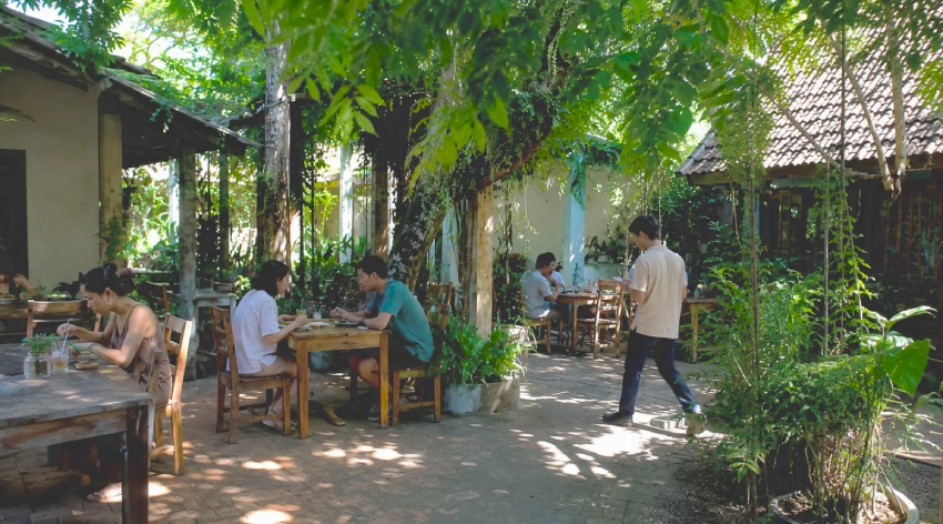 Reform Kafe – popular vegan cafe in Chiang Mai serving Thai and Western plant-based dishes in our Chiang Mai vegan guide