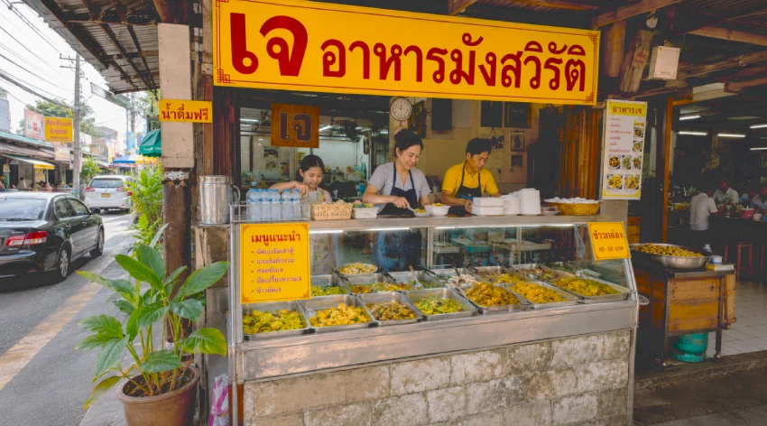 Typical Jay vegan restaurant serving affordable plant-based food. One of the best Vegan Chiang Mai restaurants